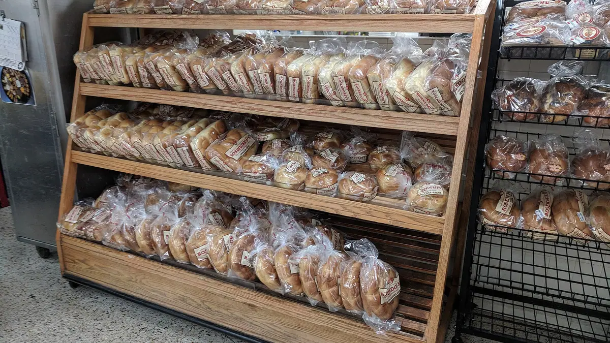 Birds – bakery in Beeston town centre